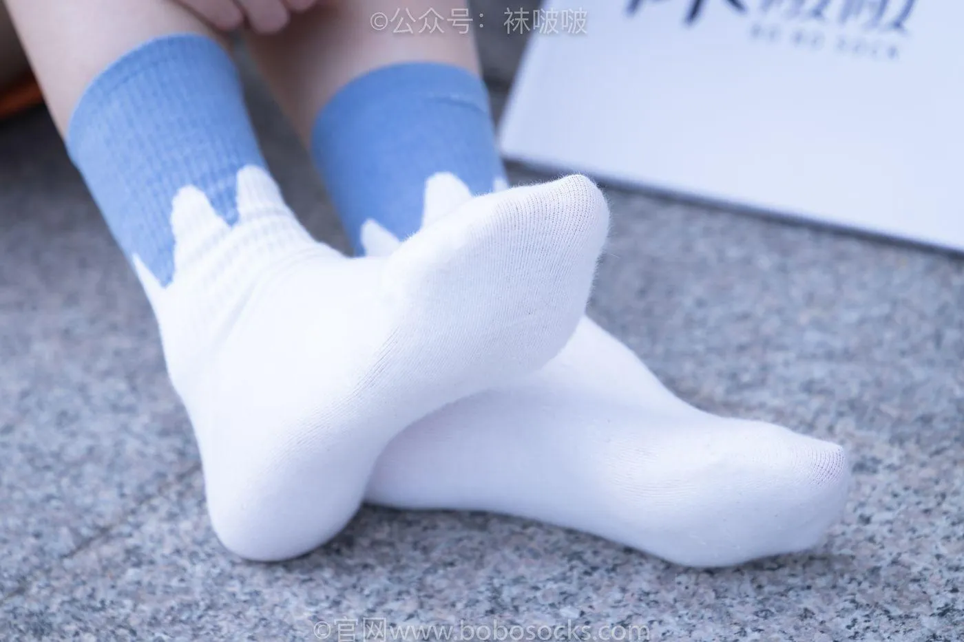[BoBoSocks袜啵啵]NO.028 小米-运动鞋、白棉袜、裸足 [133P]插图2